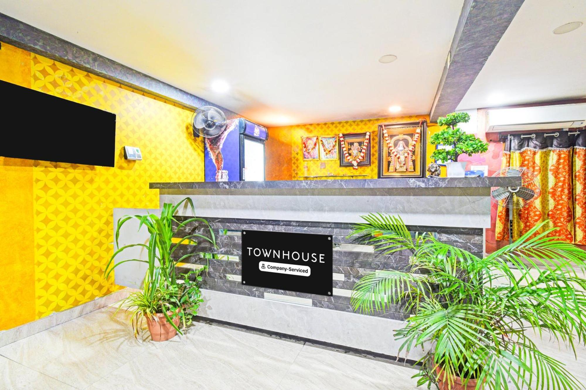 Super Townhouse Mancherial Mancherāl エクステリア 写真