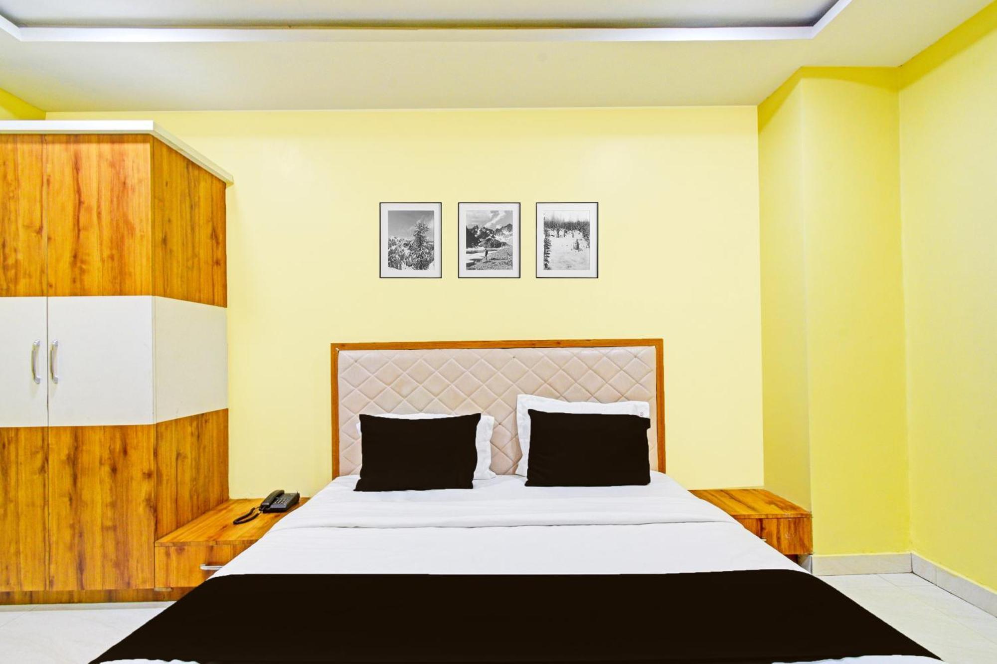 Super Townhouse Mancherial Mancherāl エクステリア 写真