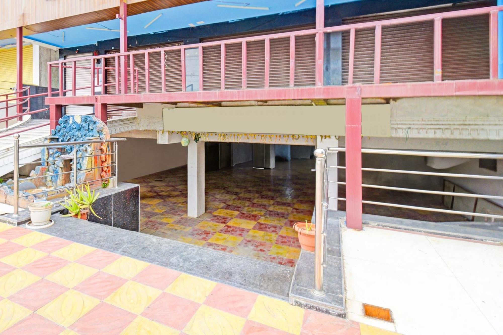 Super Townhouse Mancherial Mancherāl エクステリア 写真