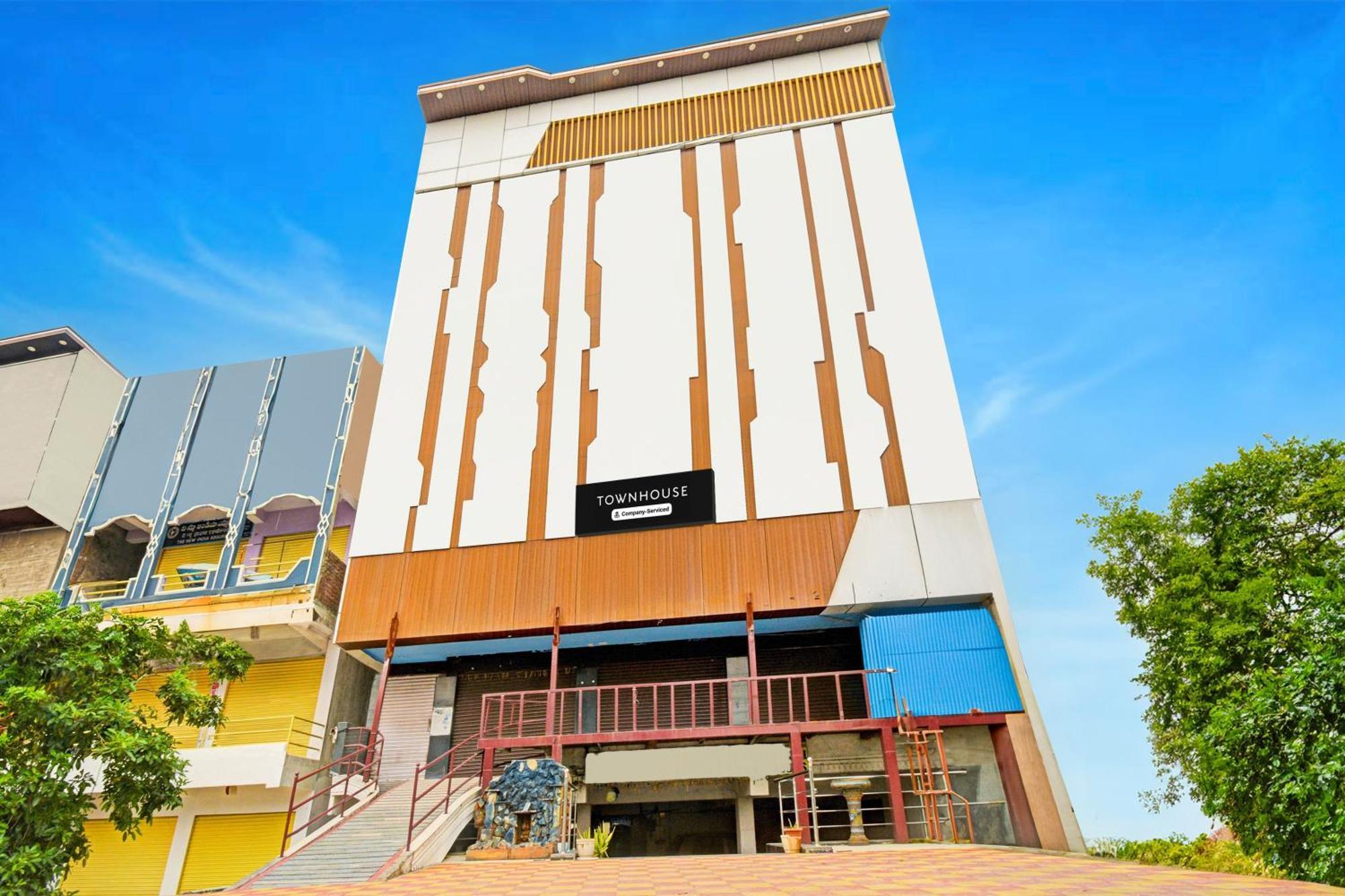 Super Townhouse Mancherial Mancherāl エクステリア 写真