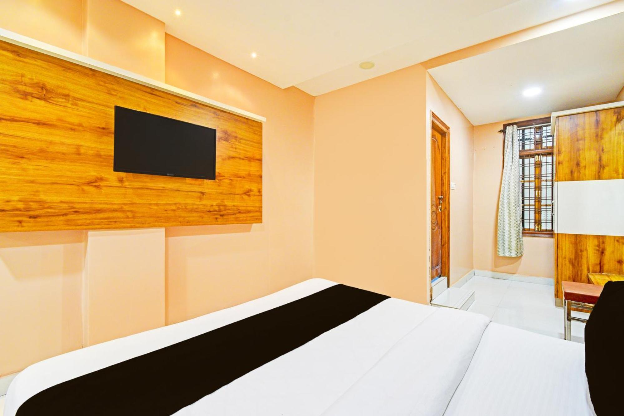 Super Townhouse Mancherial Mancherāl エクステリア 写真