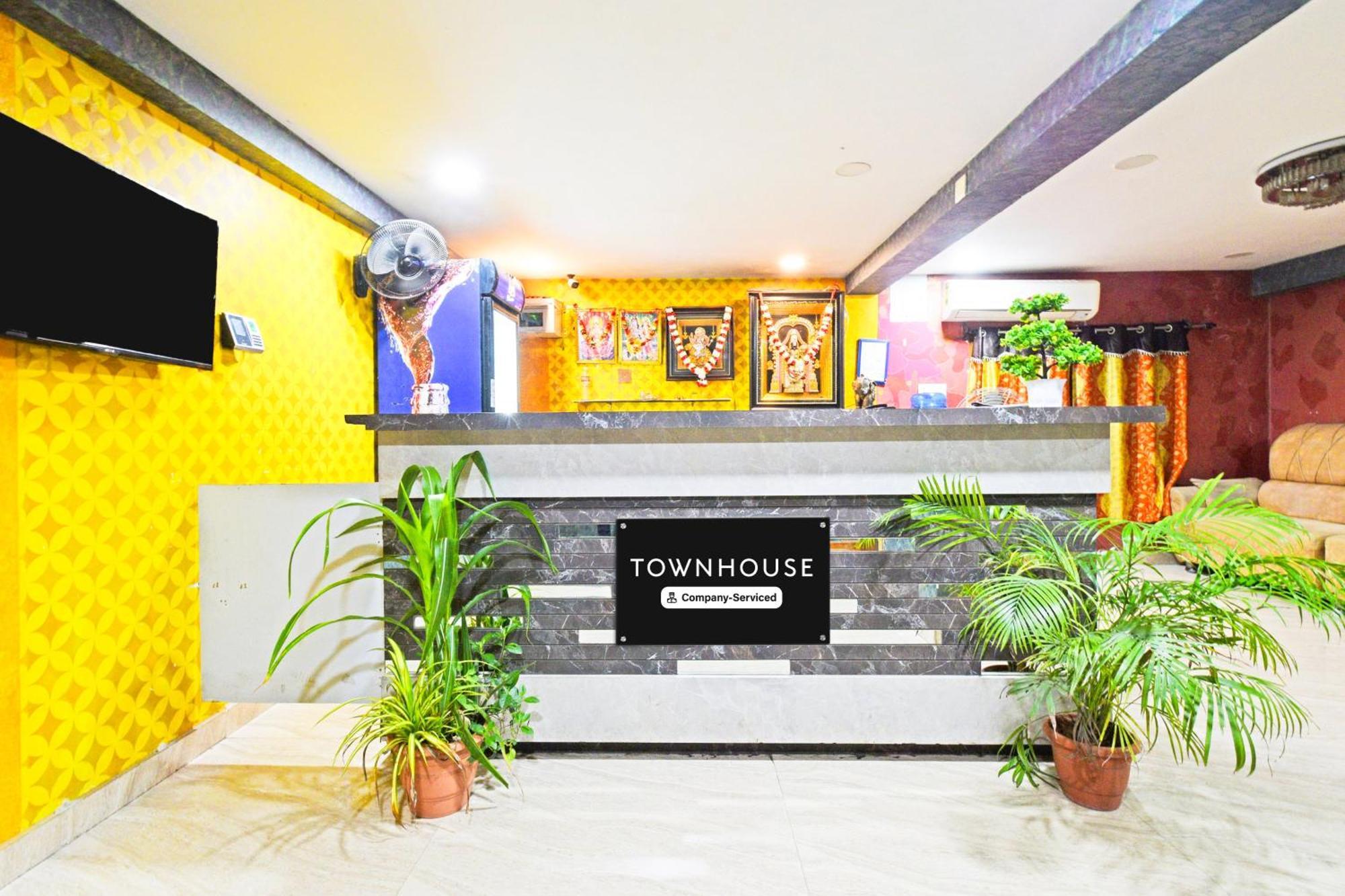 Super Townhouse Mancherial Mancherāl エクステリア 写真