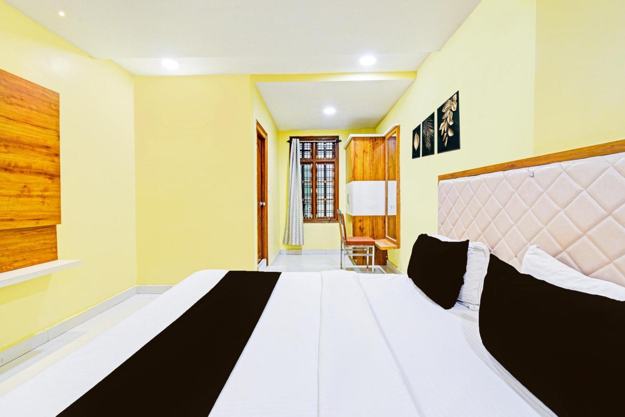 Super Townhouse Mancherial Mancherāl エクステリア 写真