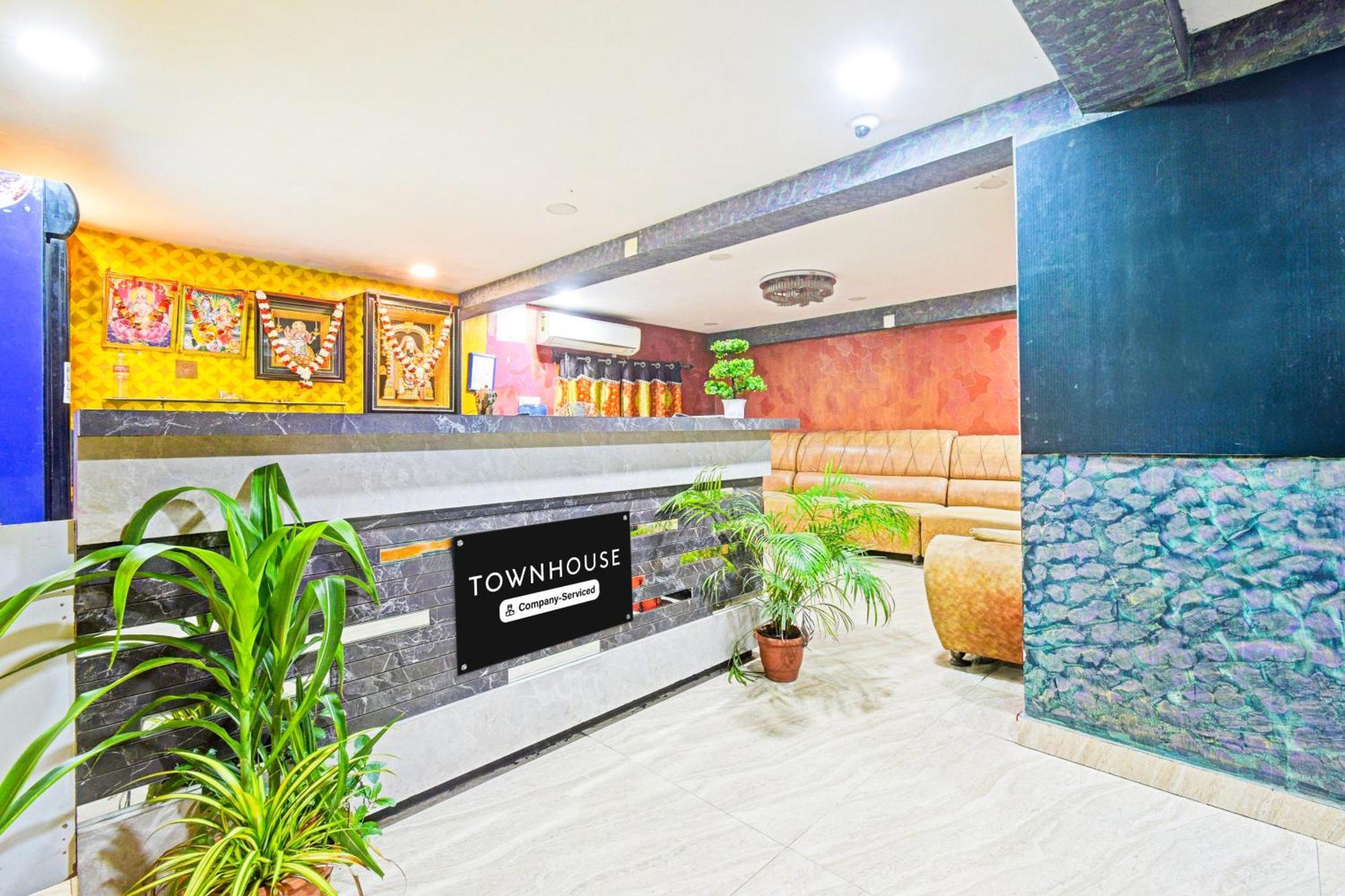 Super Townhouse Mancherial Mancherāl エクステリア 写真